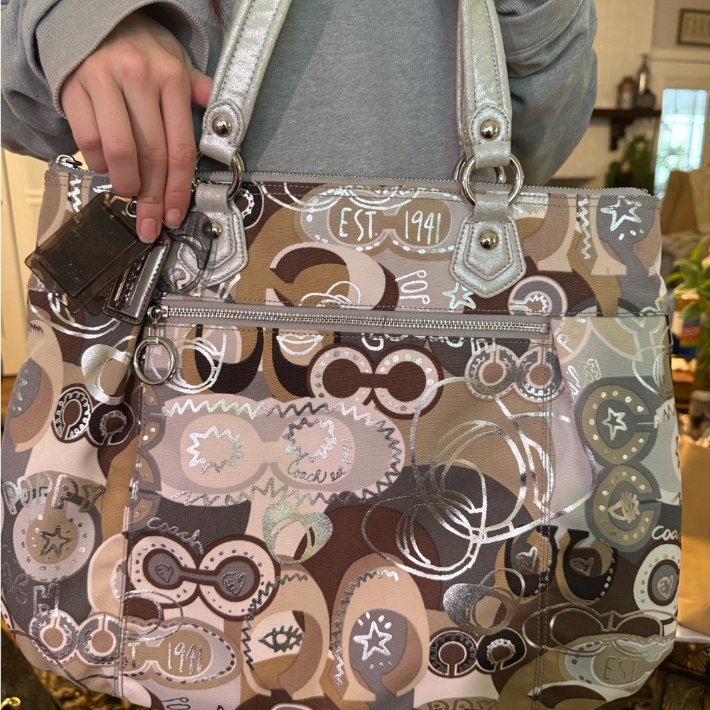 COACH POPPY POP GLAM C TOTE LIKE NEW